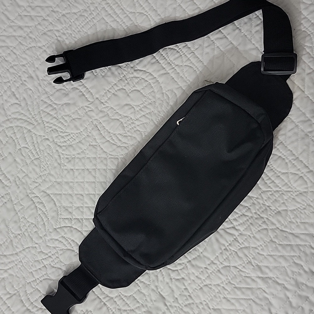 🐞4/$10🐞 Unisex Black Three Pocket Zipper Closure Waist Travel Bag Fanny Pack